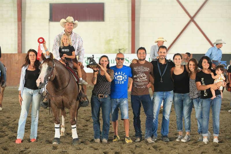 Alessandro Meconi premiato durante una tappa del campionato LRHA 2015